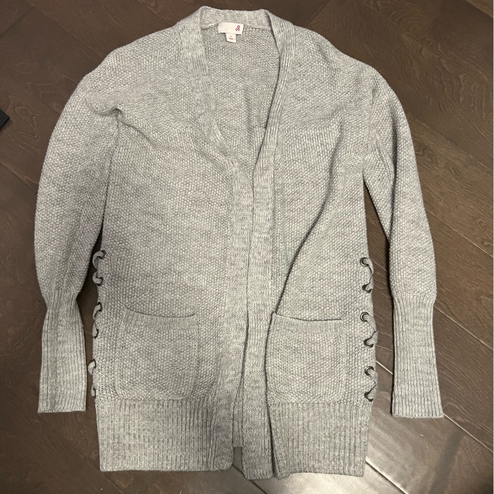 So brand grey cardigan size: S